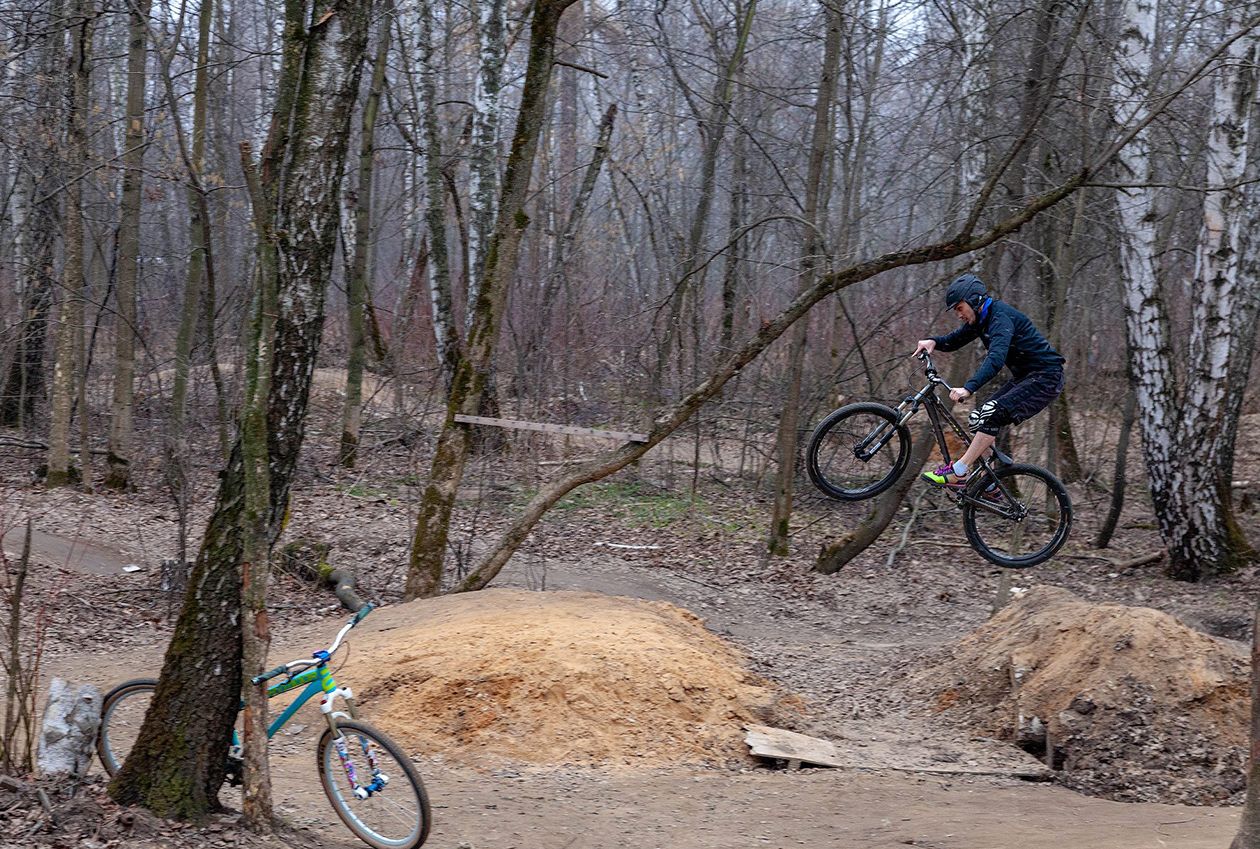 dirt-track-jump-practice-mtb-specialized-p.3.jpeg