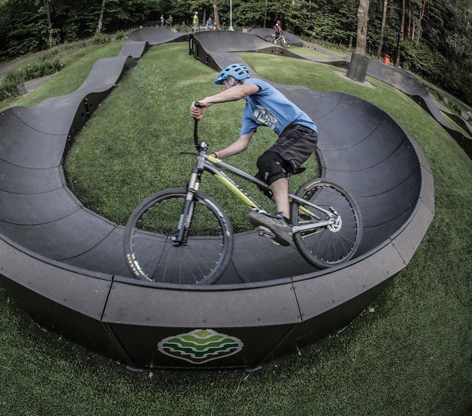 pump-track-riding-specialized-p.3-alloy-rims.jpeg