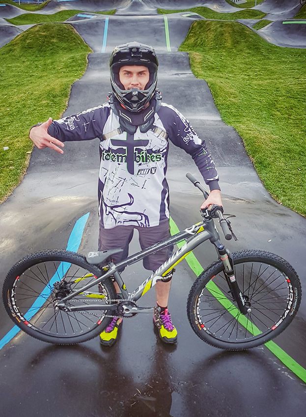 specialized-p.3-mtb-alloy-rims-pump-track.jpeg