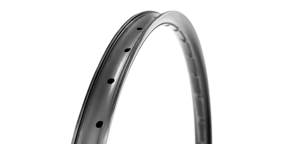 the-fastest-DH-tracks-and-the-steepest-freeride-lines-with-a-165J-impact-tested-score-